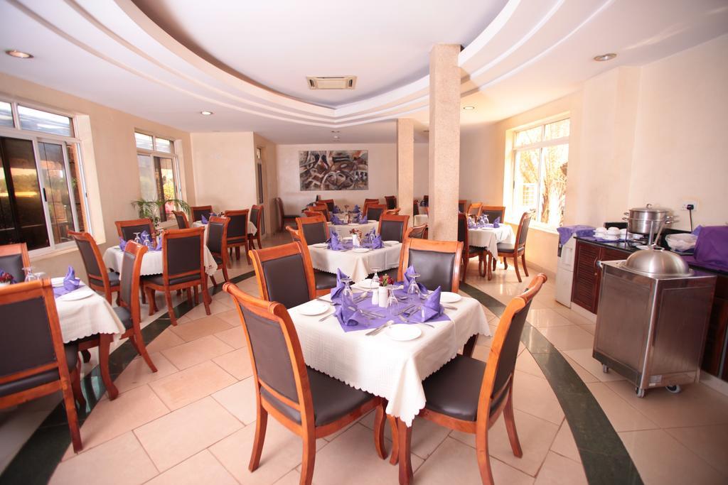 City Royal Resort Hotel Kyambogo  Exteriér fotografie