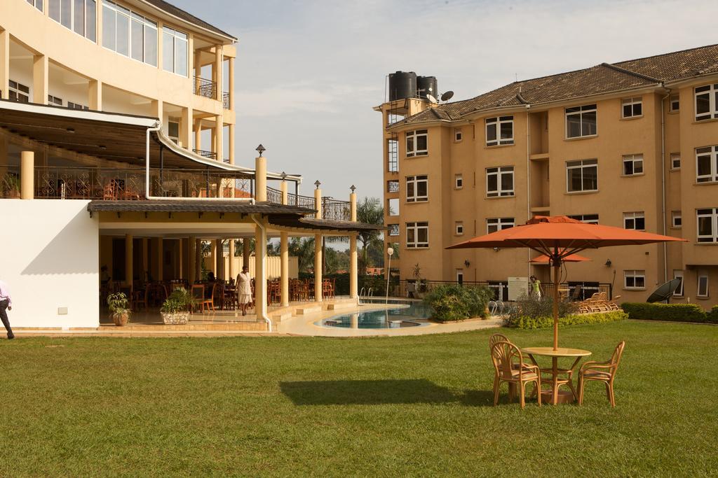 City Royal Resort Hotel Kyambogo  Exteriér fotografie