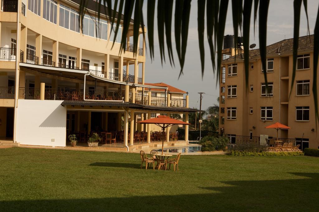 City Royal Resort Hotel Kyambogo  Exteriér fotografie
