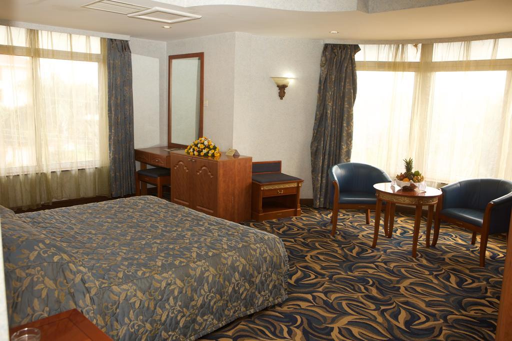 City Royal Resort Hotel Kyambogo  Pokoj fotografie