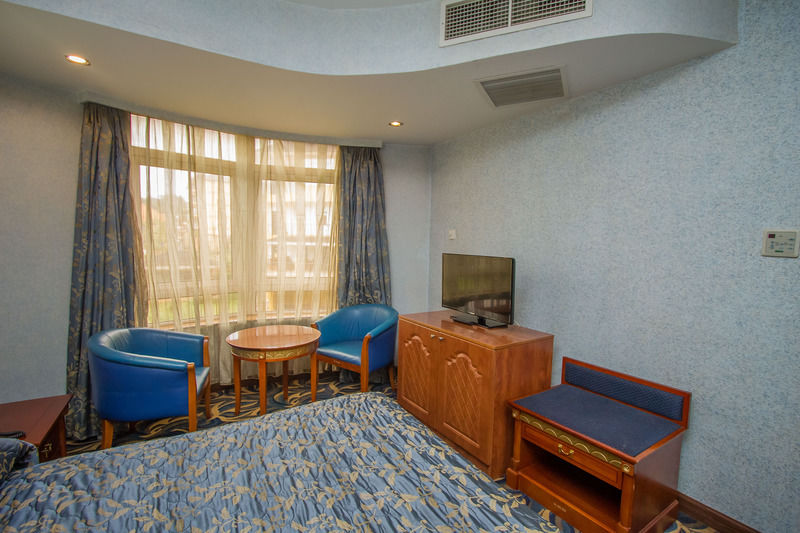 City Royal Resort Hotel Kyambogo  Exteriér fotografie