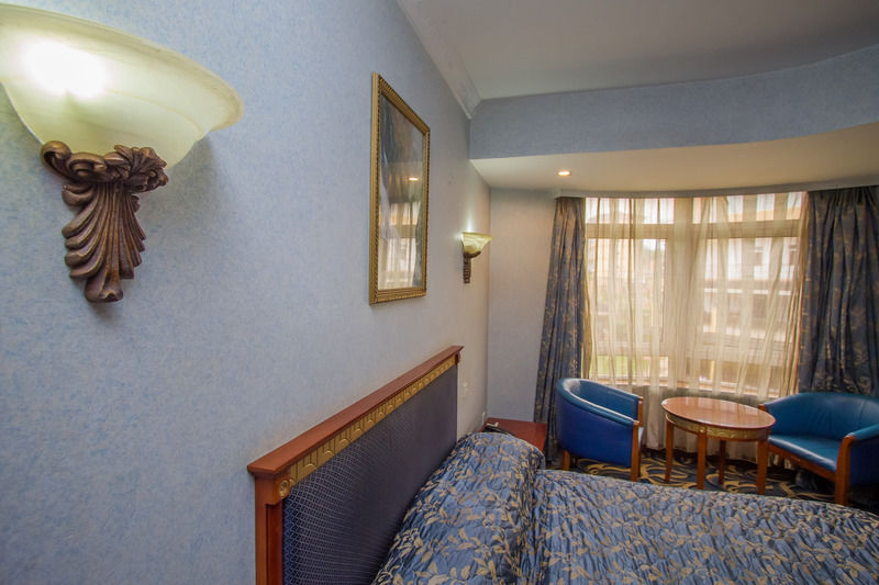 City Royal Resort Hotel Kyambogo  Exteriér fotografie