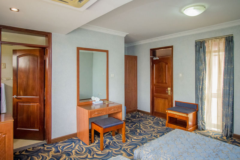 City Royal Resort Hotel Kyambogo  Exteriér fotografie