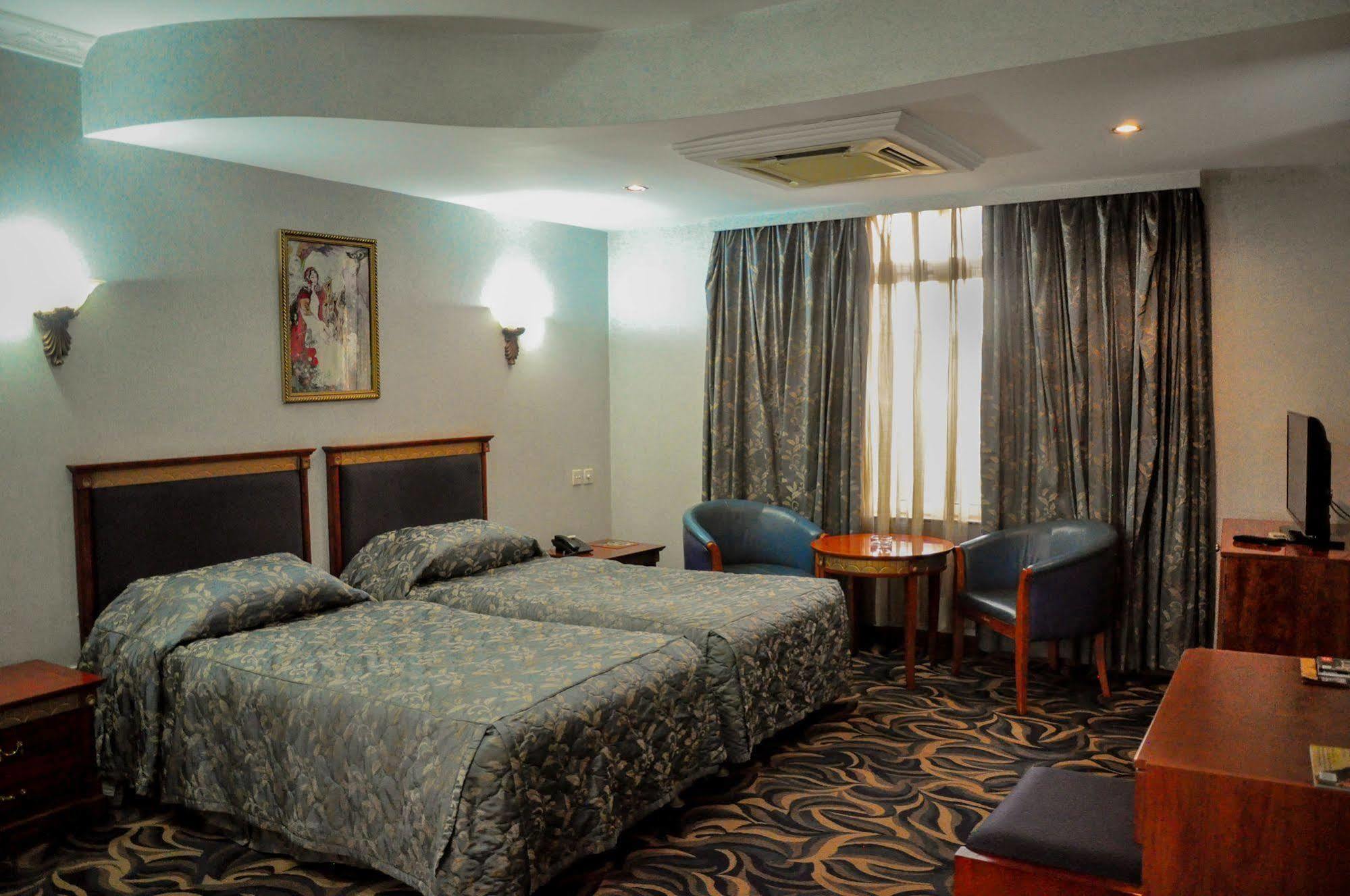 City Royal Resort Hotel Kyambogo  Exteriér fotografie