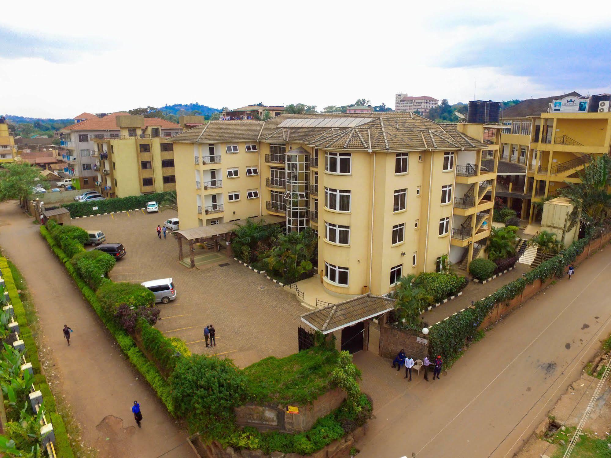 City Royal Resort Hotel Kyambogo  Exteriér fotografie